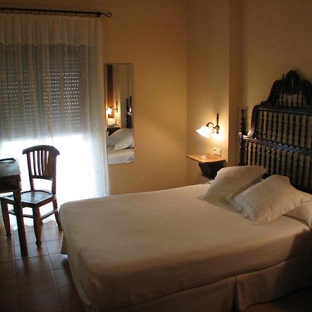 Hotel Don Carlos Caces Εξωτερικό φωτογραφία