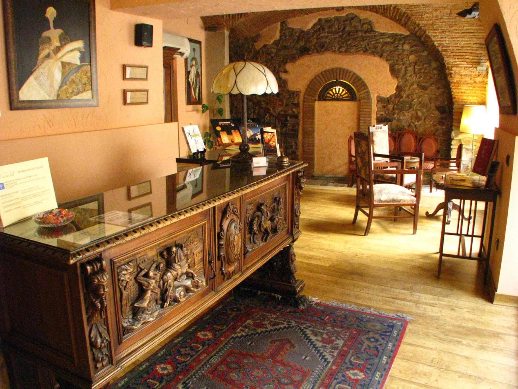 Hotel Don Carlos Caces Εξωτερικό φωτογραφία