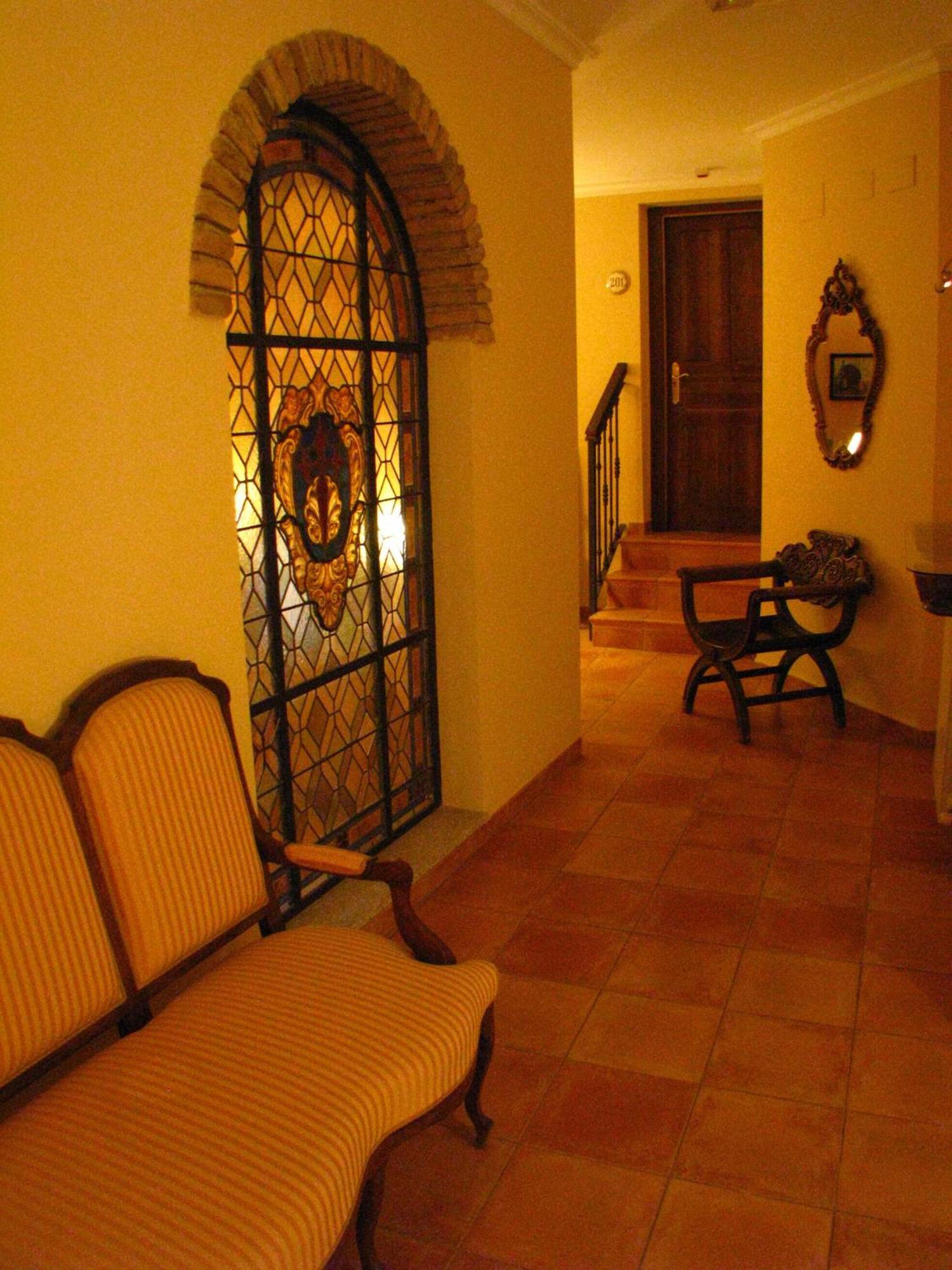 Hotel Don Carlos Caces Εξωτερικό φωτογραφία