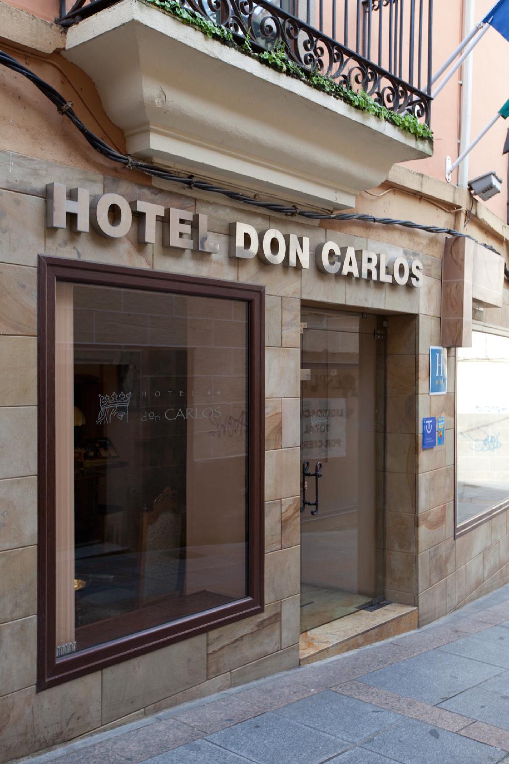 Hotel Don Carlos Caces Εξωτερικό φωτογραφία