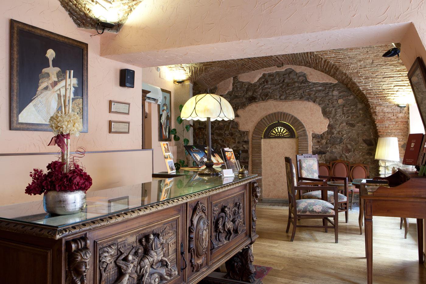 Hotel Don Carlos Caces Εξωτερικό φωτογραφία
