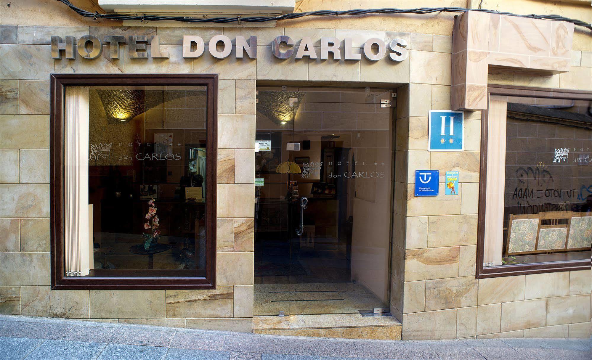 Hotel Don Carlos Caces Εξωτερικό φωτογραφία